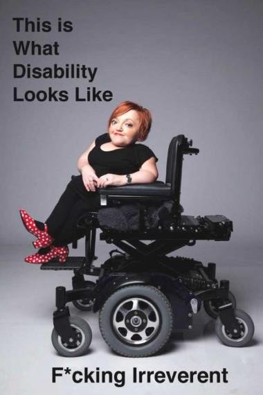 imagen de una mujer en silla de ruedas