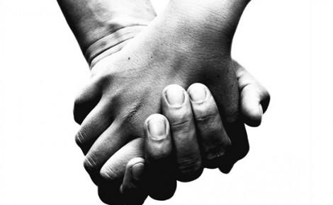 imagen de dos manos unidas