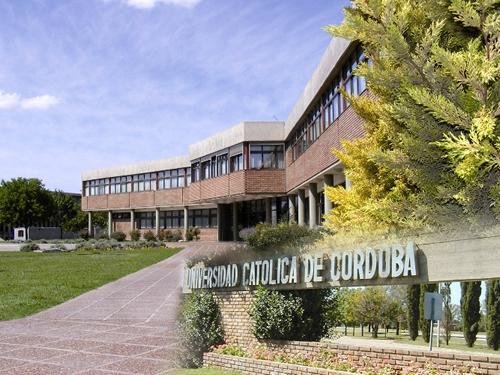 entrada de la Universidad Catolica de Córdoba