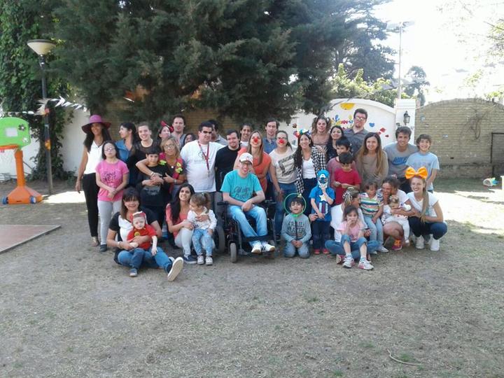 grupo de familias posando