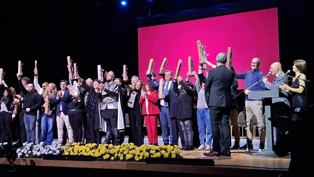 Todos los Premiados alzan el Jeronimo