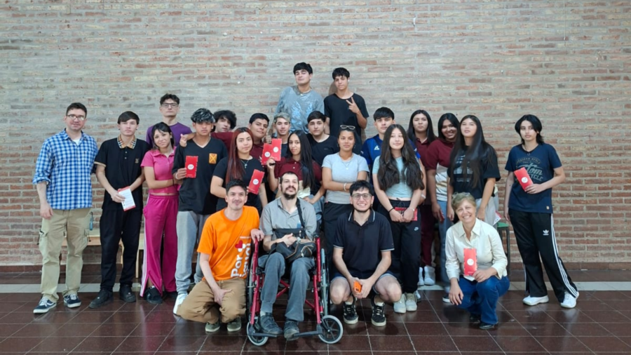 grupo grupal de los chicos, profes y los personas de por igual mas