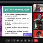 Captura de pantalla de la sesión virtual del taller. A la izquierda se ve la presentación del curso y a la derecha de la pantalla a los participantes.