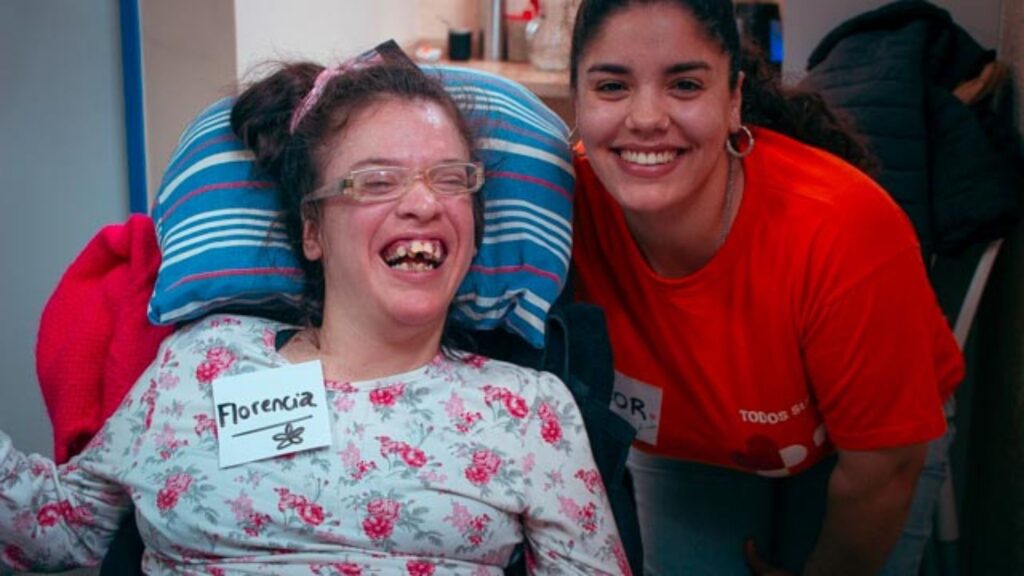 dos mujeres en taller de empleo