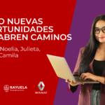 una joven con una pc
