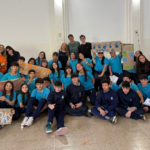 grupo de estudiantes que participaron de la jornada con los talleristas.